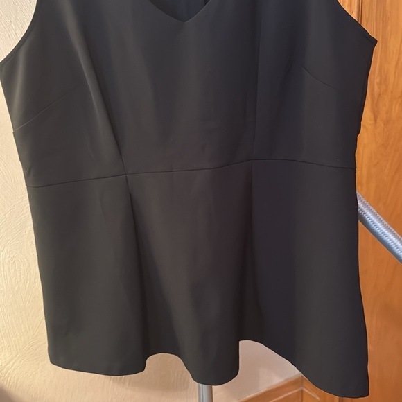 Eloquii size 16 crepe feeling top. Like new. - Picture 3 of 5